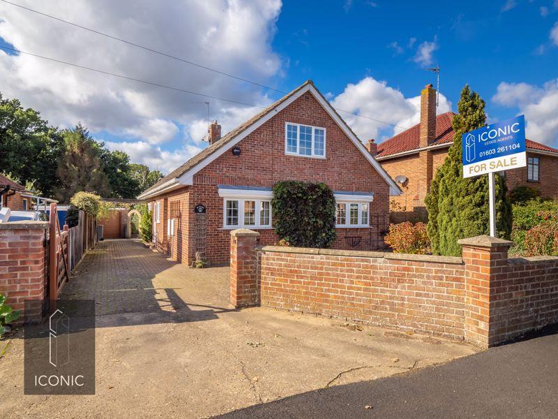 School Road, Drayton, Norwich 4 bed chalet £450,000