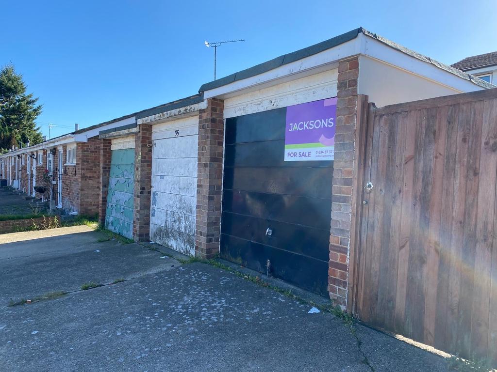Garage at Foxburrow Close, Rainham, Garage £15,000