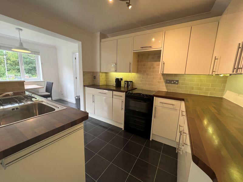 Woodland Way, Torpoint 3 bed link detached house £350,000