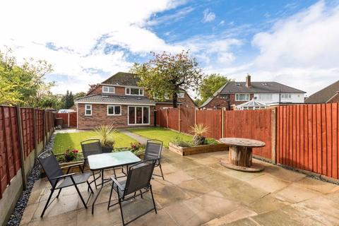 3 bedroom semi-detached house for sale - Edward Drive, Ashton-in-Makerfield, WN4 8QU