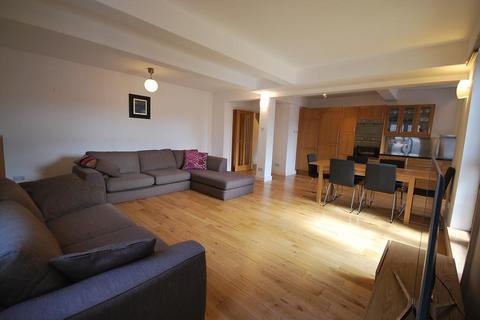 3 bedroom penthouse to rent, Dickinson Street, Manchester, M1 4LX