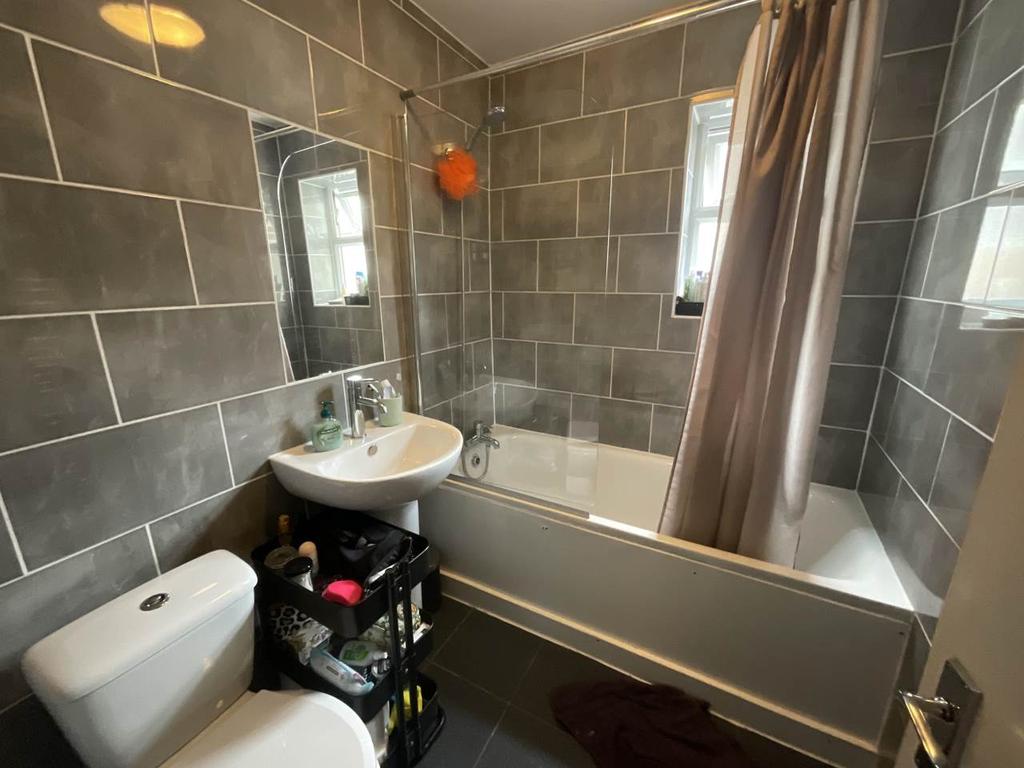 Hoe Street, Walthamstow, London 1 bed flat £1,375 pcm (£317 pw)