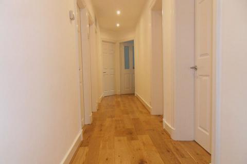 3 bedroom flat to rent, Argyle Road, London