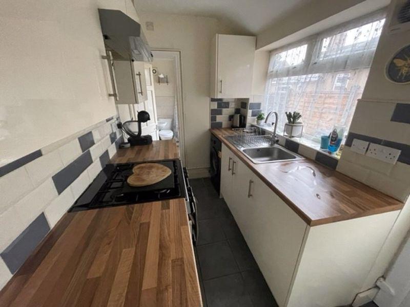 Queens Road, Hinckley 3 bed terraced house for sale £190,000