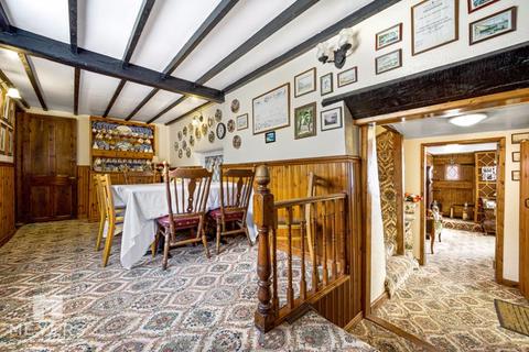 4 bedroom cottage for sale - Main Road, West Lulworth, BH20