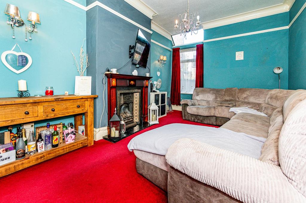 Moreton Avenue, Stretford, Manchester, M32 4 bed terraced house £325,000