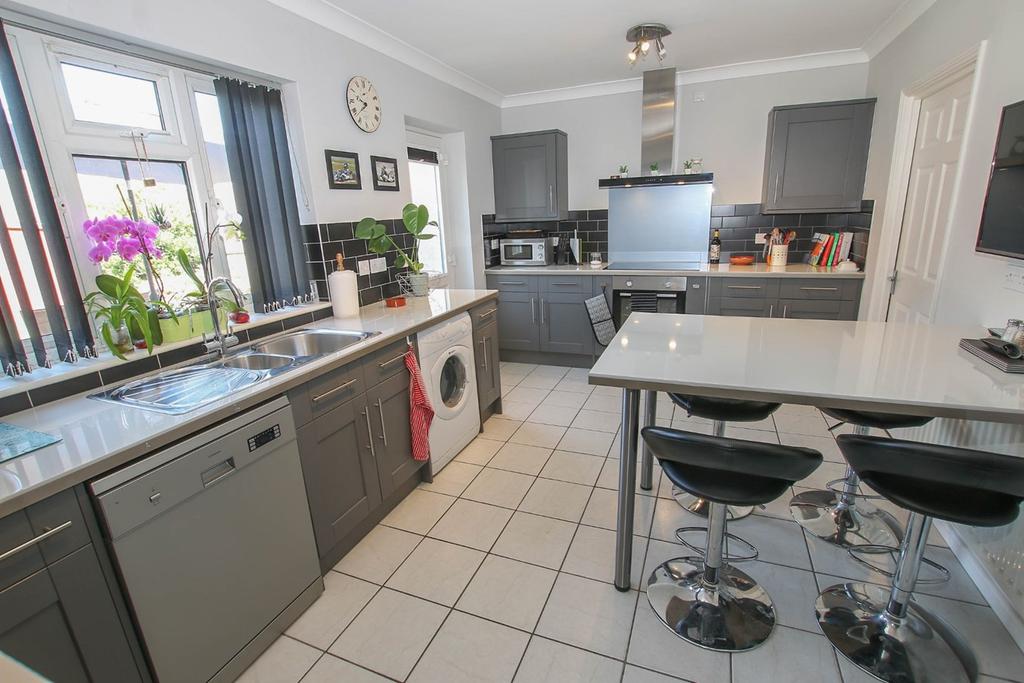 South Wootton Lane, King's Lynn, PE30 4 bed semidetached house £425,000