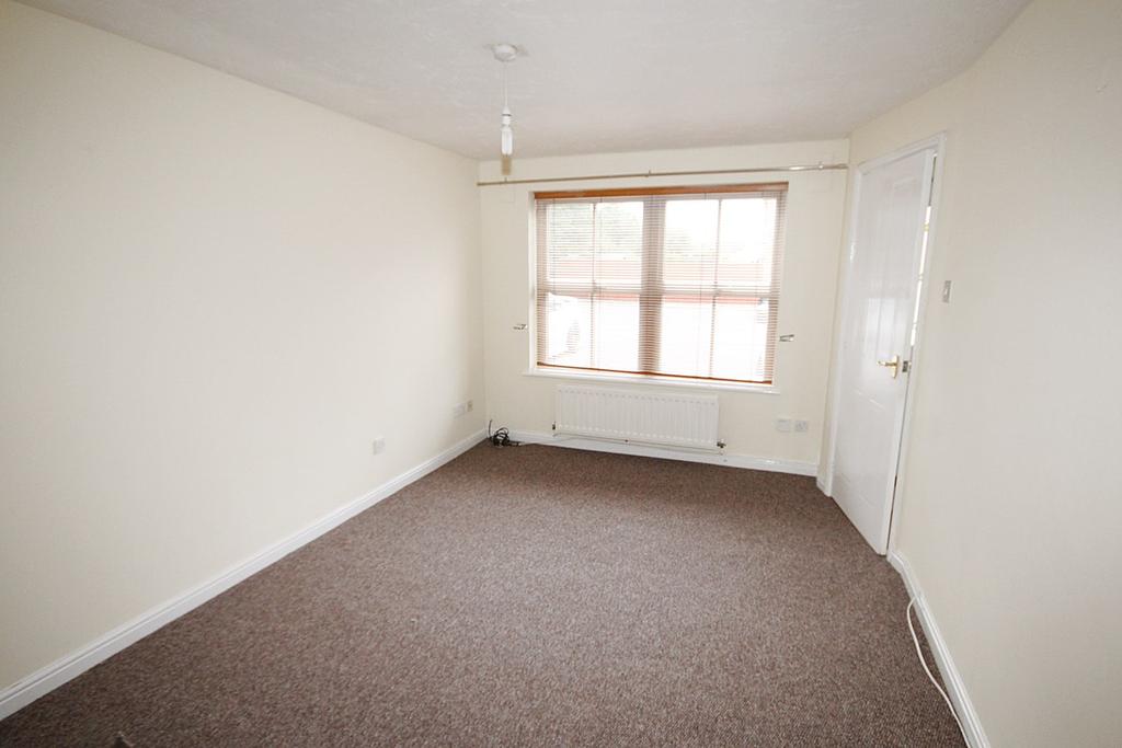 Elmsett Close, Great Sankey... 2 bed end of terrace house £795 pcm (£