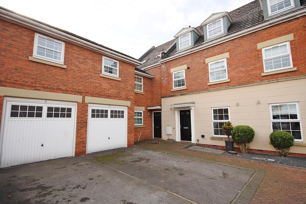 Lingley Road, Great Sankey... 4 bed townhouse £1,100 pcm (£254 pw)