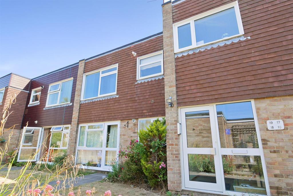 Broyle Close, Chichester 2 bed flat £250,000