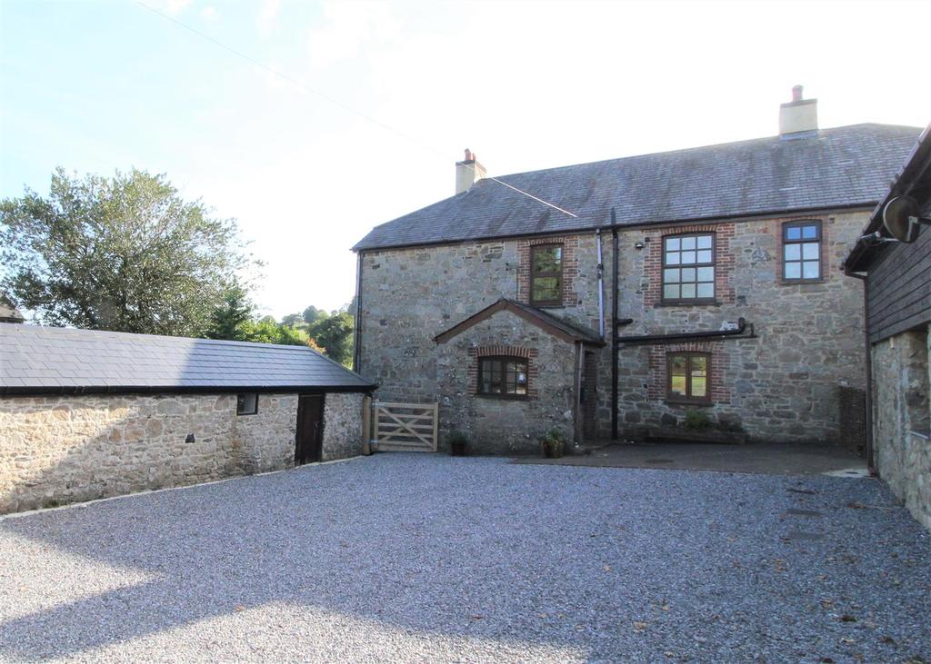 Haytor Road, Bovey Tracey, Newton Abbot 4 bed detached house to rent