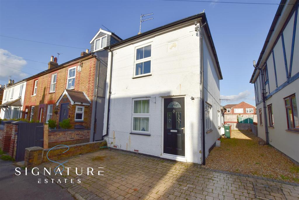 Adrian Road, Abbots Langley 2 bed detached house £1,500 pcm (£346 pw)