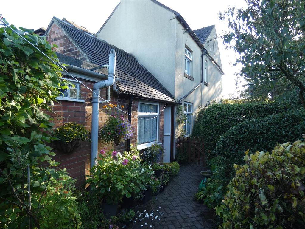 New Road, Dilhorne, StokeOnTrent 2 bed end of terrace house £210,000