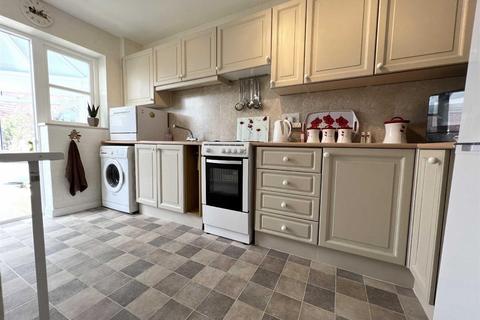 2 bedroom terraced house for sale - Trimpley Court, SY12 0NY