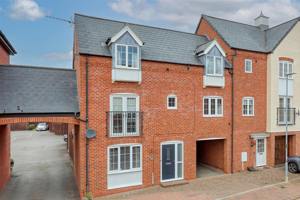 Pipistrelle Drive, Market Bosworth 3 bed semidetached house £1,250