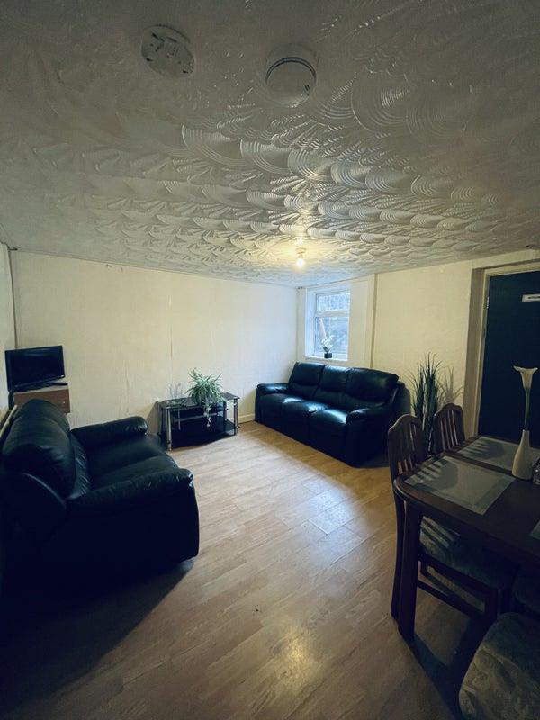 Cecil Street, Walsall 1 bed in a house share £410 pcm (£95 pw)