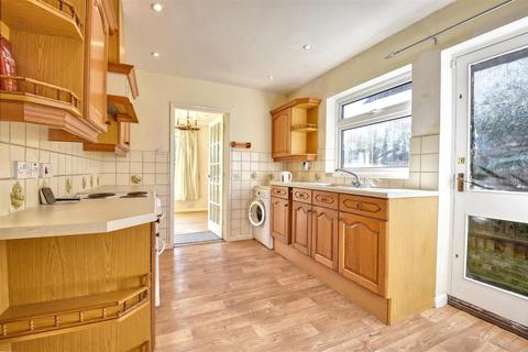 21 Hurst Close, Tenterden, TN30 6UG