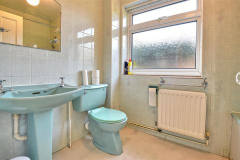 21 Hurst Close, Tenterden, TN30 6UG