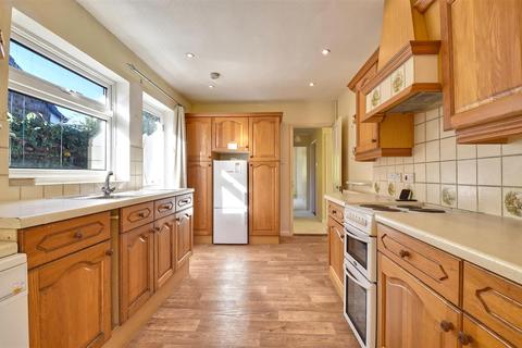 21 Hurst Close, Tenterden, TN30 6UG
