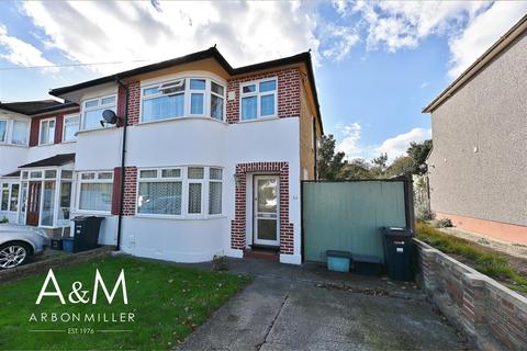 39 Thurlow Gardens, Ilford, IG6 2UU
