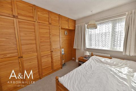 39 Thurlow Gardens, Ilford, IG6 2UU