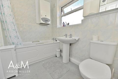 39 Thurlow Gardens, Ilford, IG6 2UU
