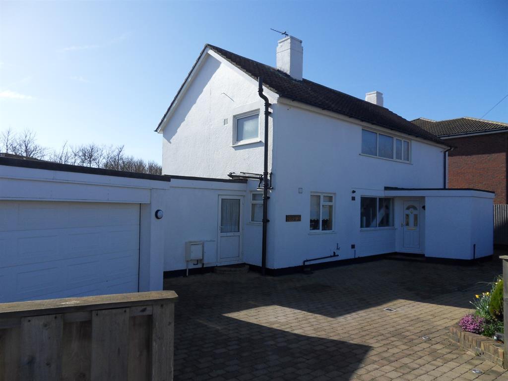 Hythe Road, Dymchurch, Romney Marsh, Kent 4 bed detached house £2,000
