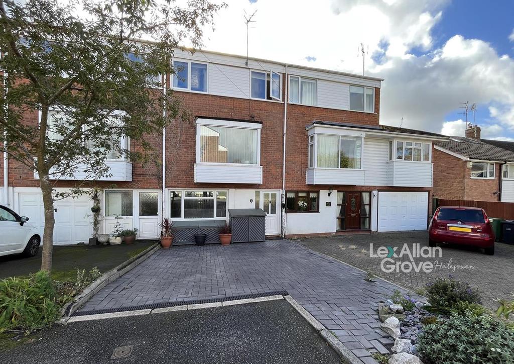 Abberley Close, Halesowen 5 bed townhouse £290,000