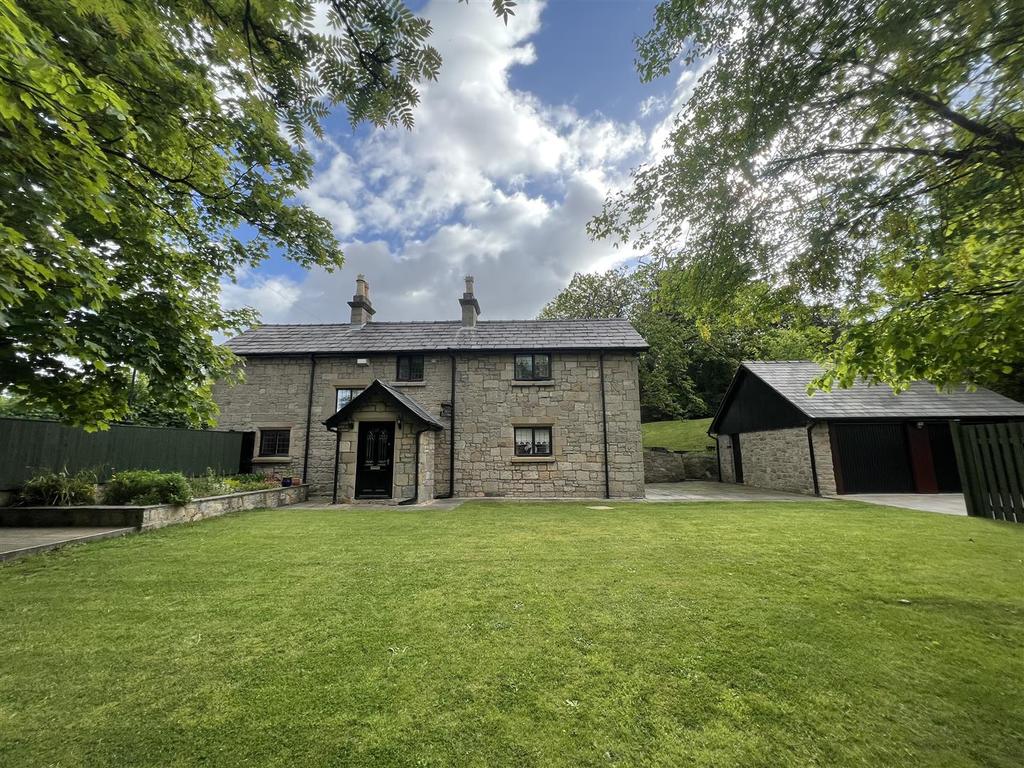 Bidston Village Road, Bidston... 4 bed detached house £1,800 pcm (£