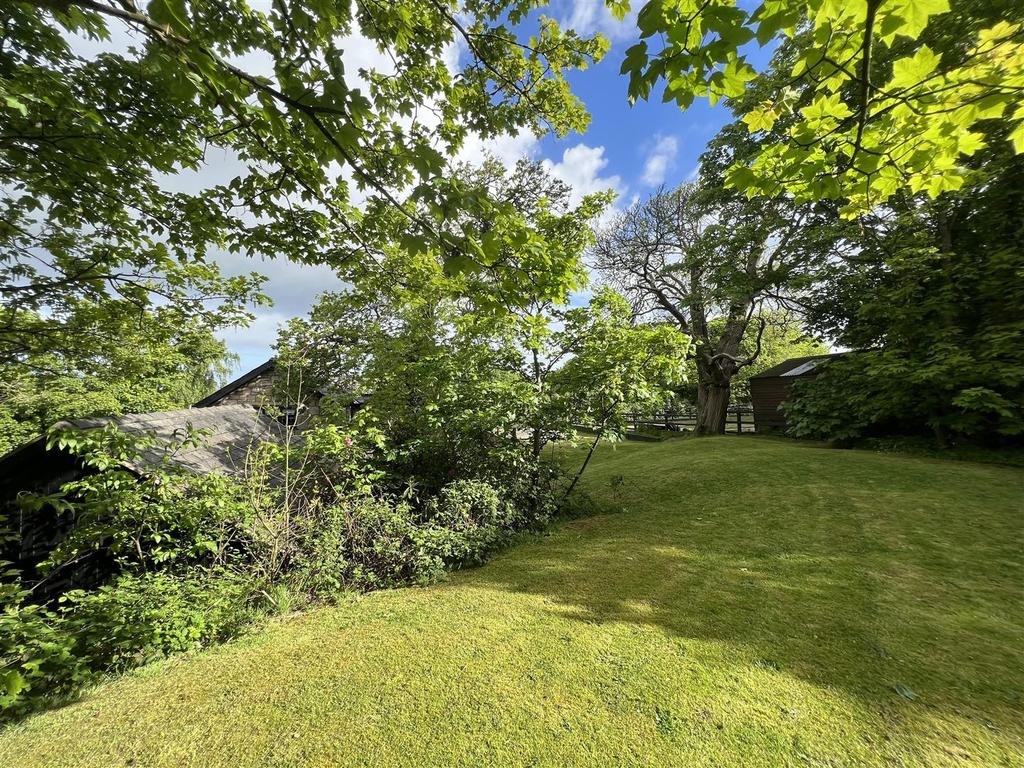 Bidston Village Road, Bidston... 4 bed detached house £1,800 pcm (£