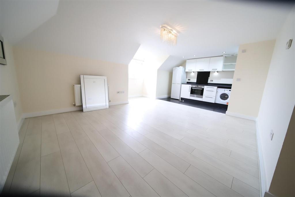 Lounge1.jpg