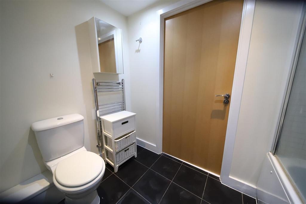 Bathroom2.jpg