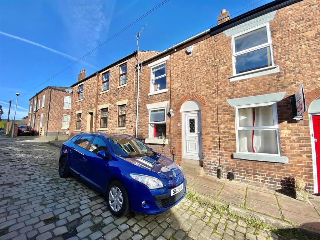 Street, Macclesfield 2 bed terraced house £149,950
