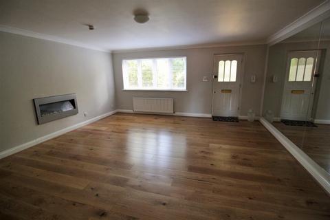 34 Bluegates, Ewell, Epsom, KT17 2SA