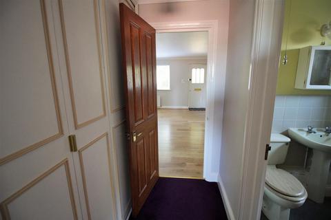 34 Bluegates, Ewell, Epsom, KT17 2SA