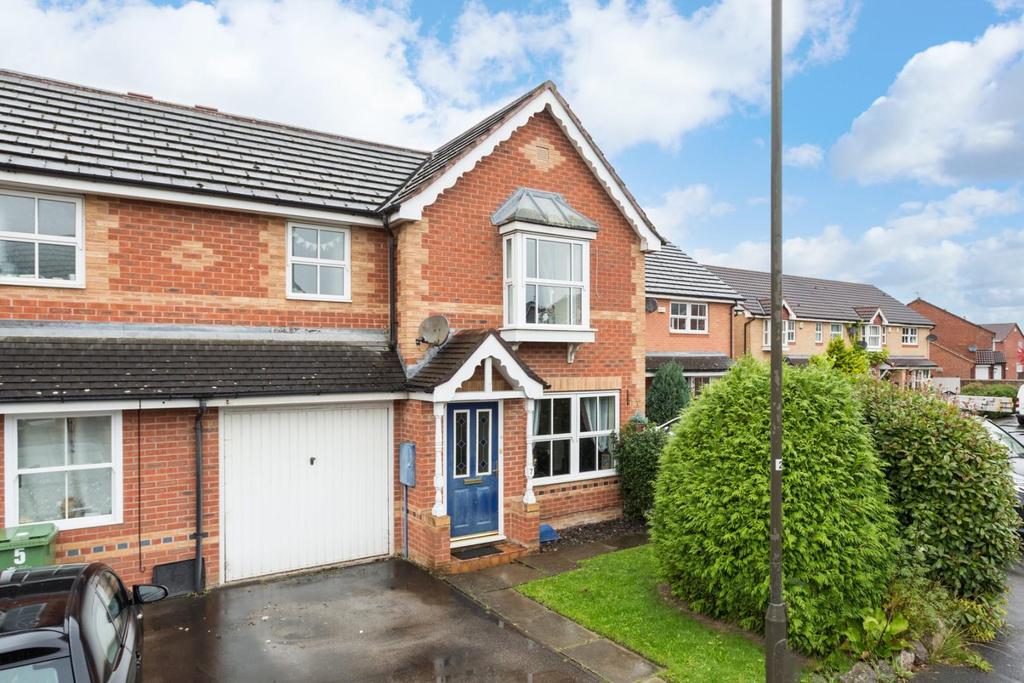 Roseberry Grove, York 3 bed semidetached house £995 pcm (£230 pw)