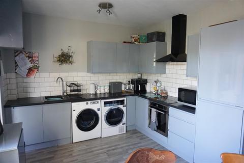 3 Hill Crest, Skellow, Doncaster, DN6 8LW