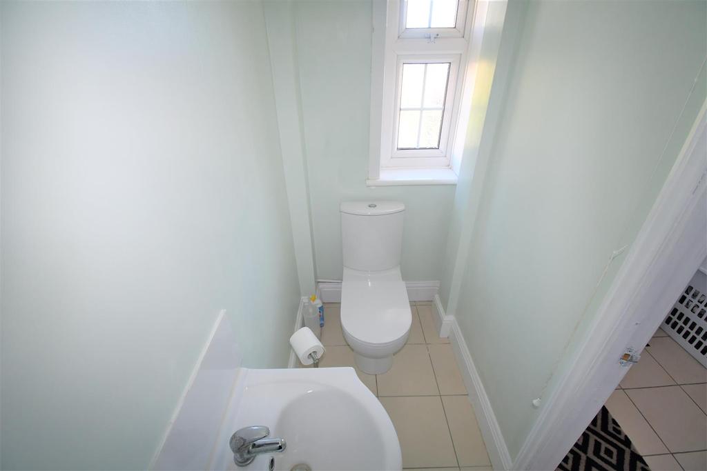 Cloakroom/Wc
