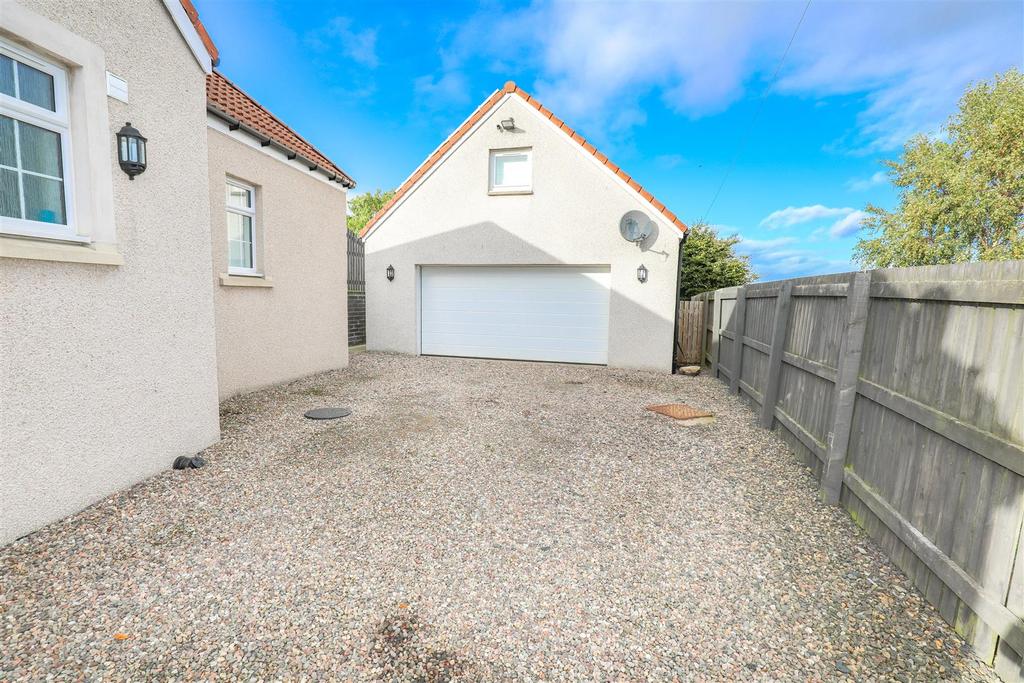 Star of Markinch 4 bed cottage £265,000