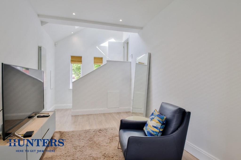 2nd Lounge/Kitchen