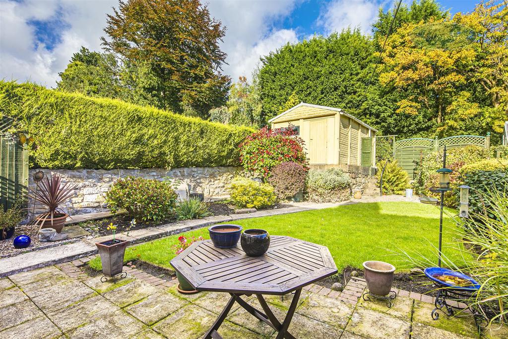 School Lane, Grenoside, S35 8QU 2 bed semidetached house £210,000