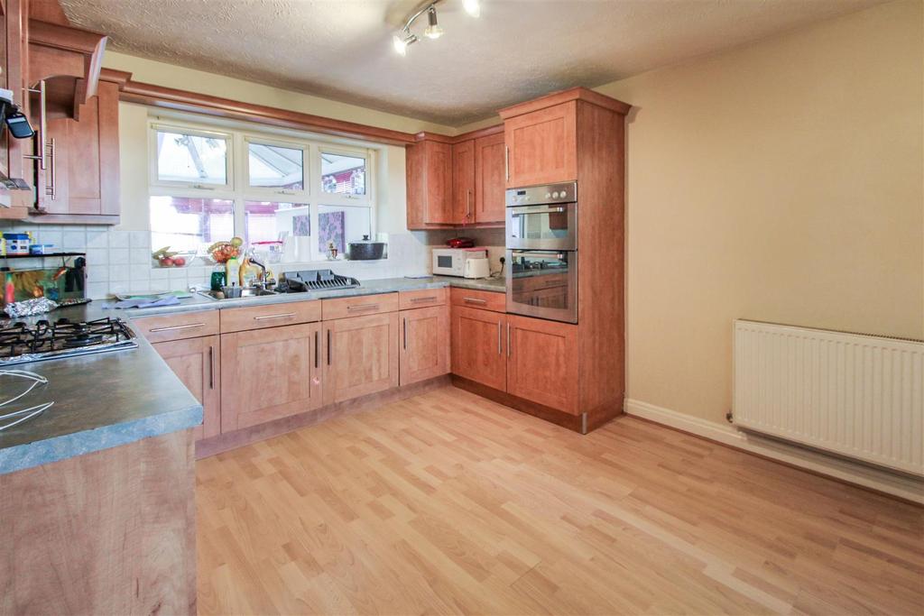 Laurel Way, Scunthorpe 4 bed townhouse for sale £195,000