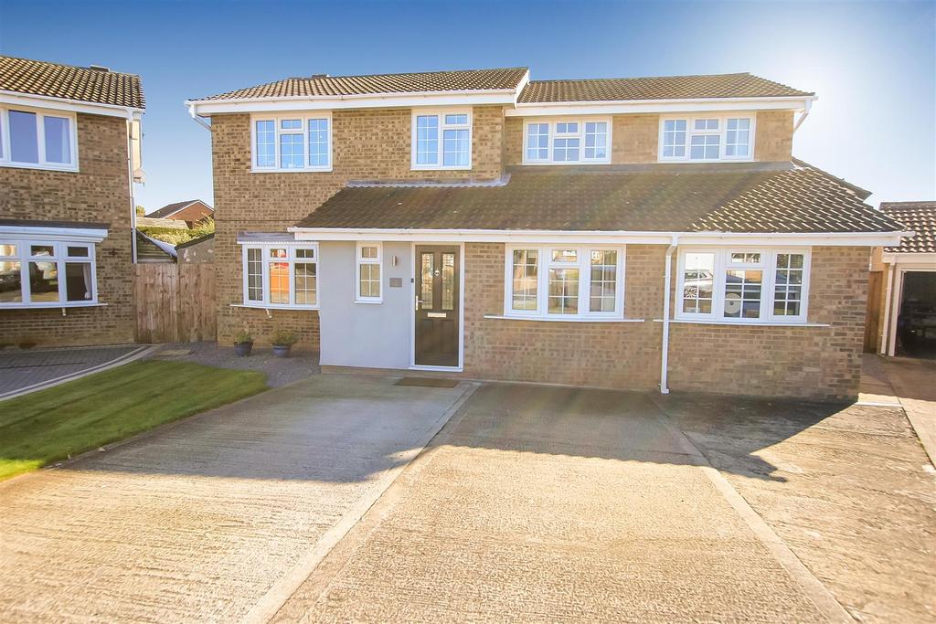 Bramham Chase, Newton Aycliffe 5 bed detached house £289,950