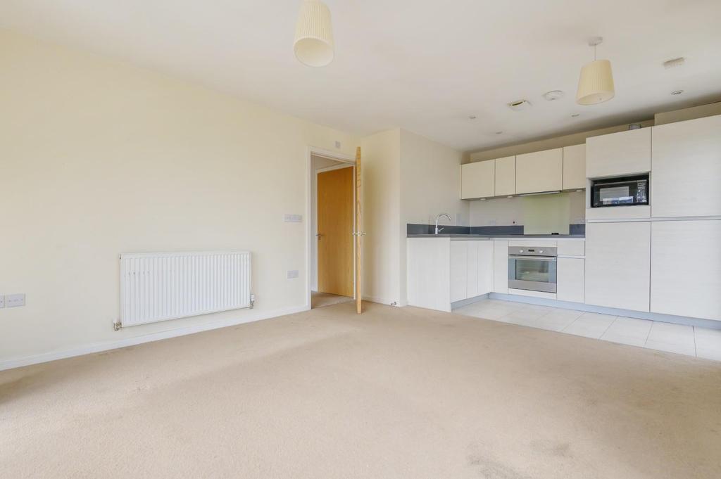Redshank Road, St. Marys Island, Chatham, ME4 3RE 1 bed apartment £