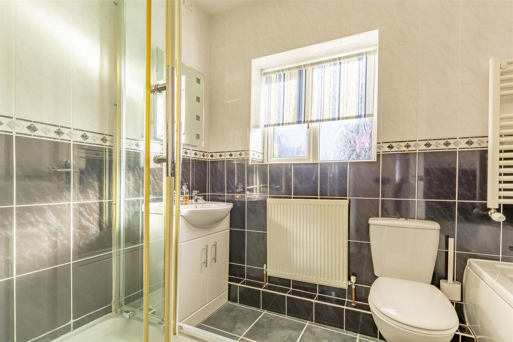 Bathroom (2)-HDR copy.jpg