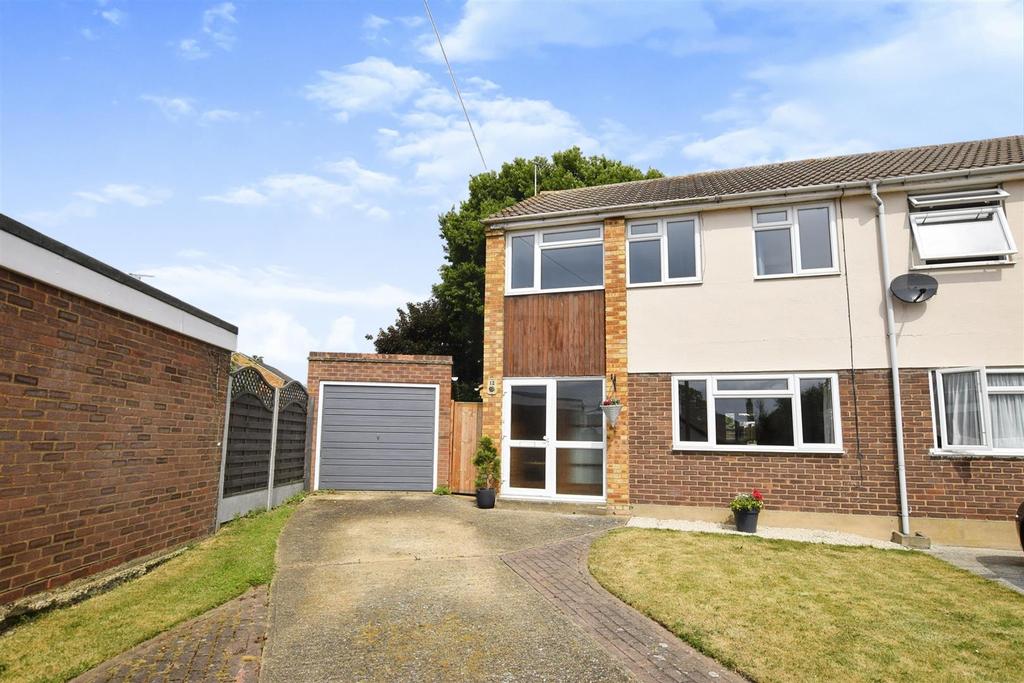 Highlands Drive, Maldon 3 bed house for sale £400,000