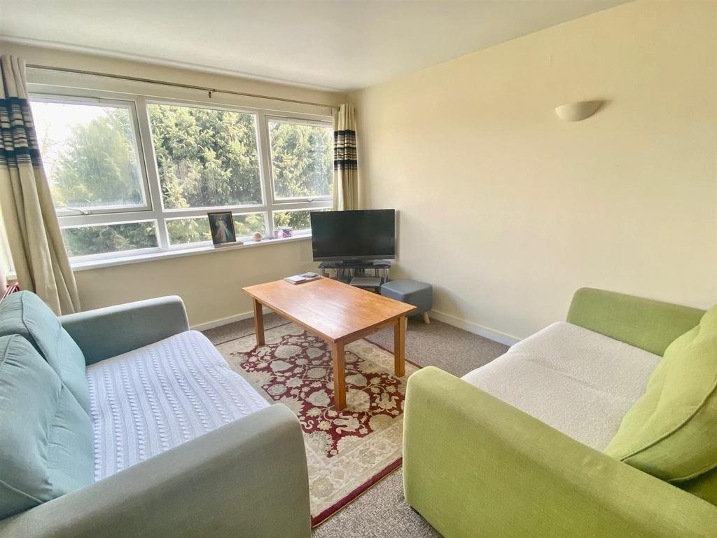 Cleaver Gardens, Nuneaton 2 bed flat £650 pcm (£150 pw)