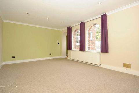 2 bedroom flat to rent, Court Mews, Wellingborough