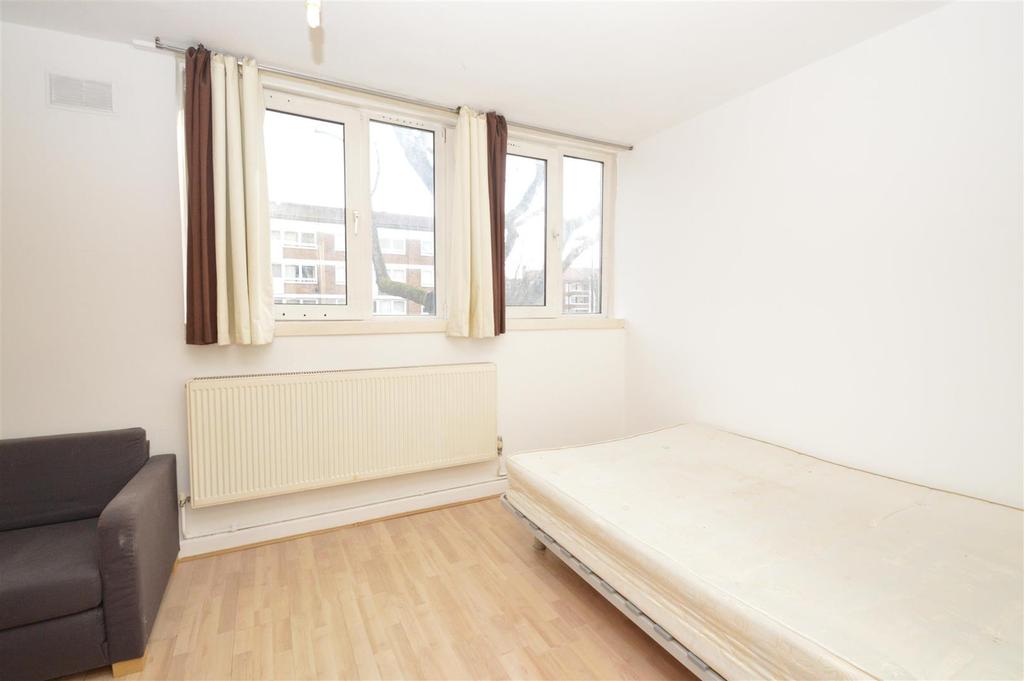 Pownall Road, London Fields, E8 3 bed apartment £2,950 pcm (£681 pw)