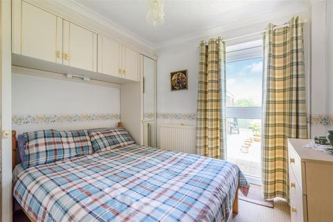 8 Cherry Tree Drive, Filey, YO14 9UZ